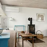 Hébergement de vacances With Views And Walking Distance To Nature