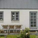 Hébergement de vacances With Views And Walking Distance To Nature