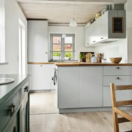 Hébergement de vacances With Views And Walking Distance To Nature