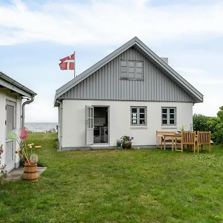 With Views And Walking Distance To Nature 뉘보르